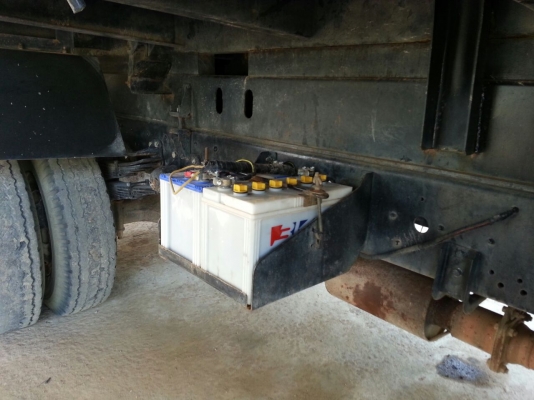 รถอีซูซุ 6 ล้อดั้ม FRR  210 แรงม้า. ปี 54  ( ปลายปี. )   ( รถวิ่ง 6x,xxx กม. )   สนใจติดต่อ 081 - 6079515     (  จัดไฟแนนซ์. ได้ !!  )