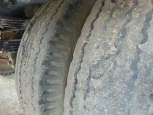 รถอีซูซุ 6 ล้อดั้ม FRR  210 แรงม้า. ปี 54  ( ปลายปี. )   ( รถวิ่ง 6x,xxx กม. )   สนใจติดต่อ 081 - 6079515     (  จัดไฟแนนซ์. ได้ !!  )