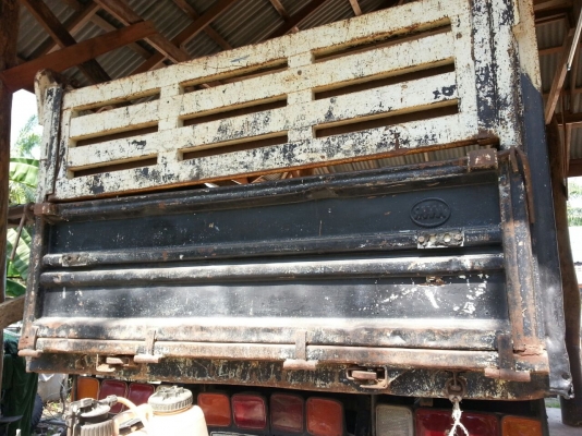 รถอีซูซุ 6 ล้อดั้ม FRR  210 แรงม้า. ปี 54  ( ปลายปี. )   ( รถวิ่ง 6x,xxx กม. )   สนใจติดต่อ 081 - 6079515     (  จัดไฟแนนซ์. ได้ !!  )