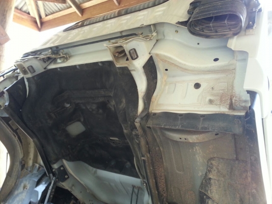 รถอีซูซุ 6 ล้อดั้ม FRR  210 แรงม้า. ปี 54  ( ปลายปี. )   ( รถวิ่ง 6x,xxx กม. )   สนใจติดต่อ 081 - 6079515     (  จัดไฟแนนซ์. ได้ !!  )