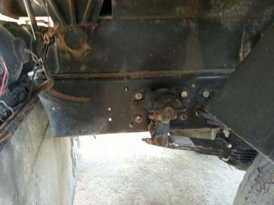 รถอีซูซุ 6 ล้อดั้ม FRR  210 แรงม้า. ปี 54  ( ปลายปี. )   ( รถวิ่ง 6x,xxx กม. )   สนใจติดต่อ 081 - 6079515     (  จัดไฟแนนซ์. ได้ !!  )