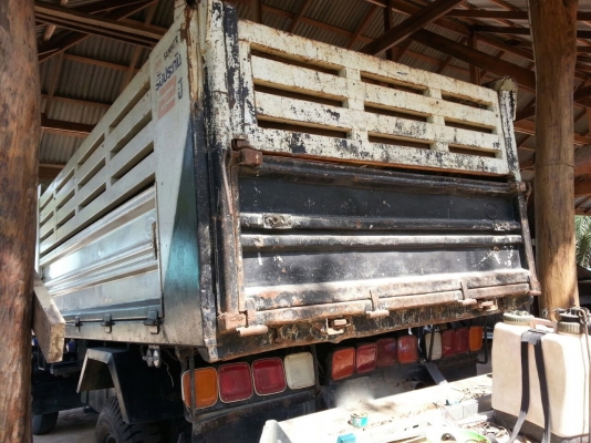 รถอีซูซุ 6 ล้อดั้ม FRR  210 แรงม้า. ปี 54  ( ปลายปี. )   ( รถวิ่ง 6x,xxx กม. )   สนใจติดต่อ 081 - 6079515     (  จัดไฟแนนซ์. ได้ !!  )