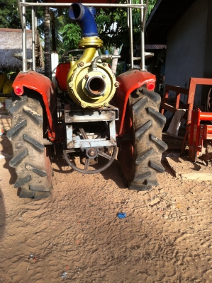 ปั้มน้ำแรงดันสูงชนิดติดตัวรถไถkubotaราคาปั้มเท่านั้นไม่รวมรถครับ(มันสุดยอดเลยครับใช้ง่าย)