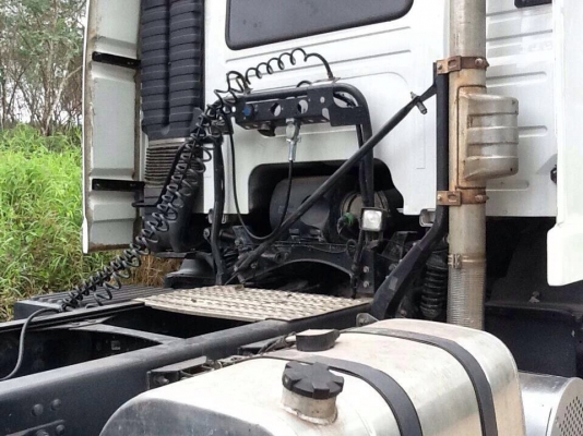 รถ VOLVO 10 ล้อ หัวลาก 370 แรงม้า. ปี 55 ( รถวิ่ง 6x,xxx กว่า กม. )    สนใจติดต่อ  081 - 6079515