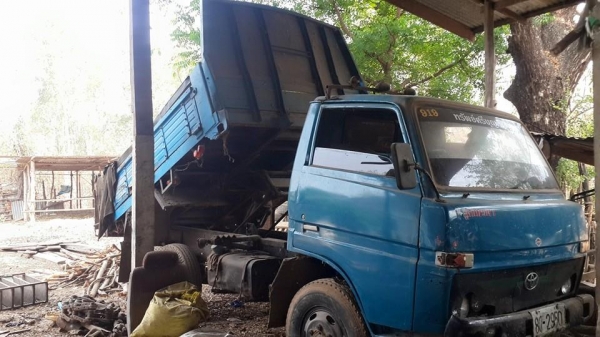 ขาย6ล้อดัมพ์TOYOTA BU20เครื่อง85แรง แชชซีสวยเครื่องดี เครื่องดีเอกสารเล่มทะเบียน พร้อม สภาพาพพร้อมลุยงาน กระบอกดีดัมพ์พร้อมใช้