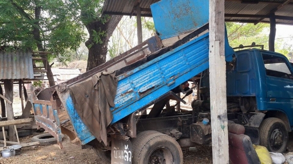 ขาย6ล้อดัมพ์TOYOTA BU20เครื่อง85แรง แชชซีสวยเครื่องดี เครื่องดีเอกสารเล่มทะเบียน พร้อม สภาพาพพร้อมลุยงาน กระบอกดีดัมพ์พร้อมใช้