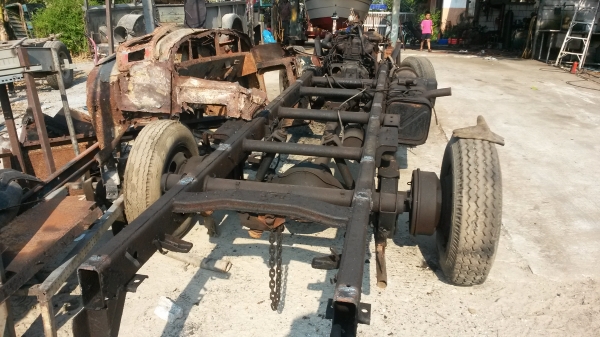 ขายแซสซีติดเครื่องเกียร์6ล้อมาสด้า เป็นรถบัสมาก่อน เอาไปทำอีแต๋นครับ ขาย 40000 บาท อาบน้ำมันไว้