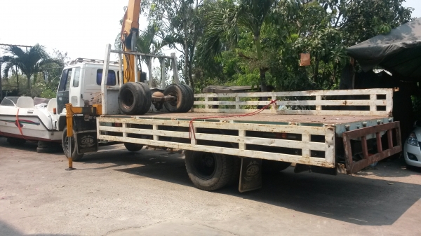 ขายรถ6ล้อ FTRแซสซีใหญ่สวยทั้งเส้น เครื่องแน่นๆพร้อมเครนทาคาโน่ 4ตัน 3ปอก 2ชัก ยาว900 หัวสวยกำลังทำทะเบียนอยู่ขายพร้อมทะเบียน 480000 บาท หากไม่เอาทะเบียนไม่เอาเครน ขาย 320000 บาท