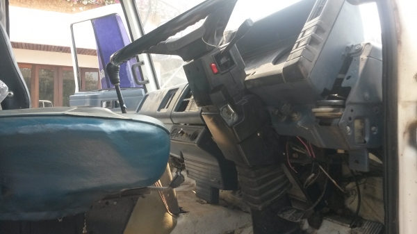 ขายรถ6ล้อ FTRแซสซีใหญ่สวยทั้งเส้น เครื่องแน่นๆพร้อมเครนทาคาโน่ 4ตัน 3ปอก 2ชัก ยาว900 หัวสวยกำลังทำทะเบียนอยู่ขายพร้อมทะเบียน 480000 บาท หากไม่เอาทะเบียนไม่เอาเครน ขาย 320000 บาท