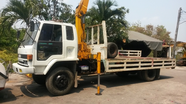 ขายรถ6ล้อ FTRแซสซีใหญ่สวยทั้งเส้น เครื่องแน่นๆพร้อมเครนทาคาโน่ 4ตัน 3ปอก 2ชัก ยาว900 หัวสวยกำลังทำทะเบียนอยู่ขายพร้อมทะเบียน 480000 บาท หากไม่เอาทะเบียนไม่เอาเครน ขาย 320000 บาท