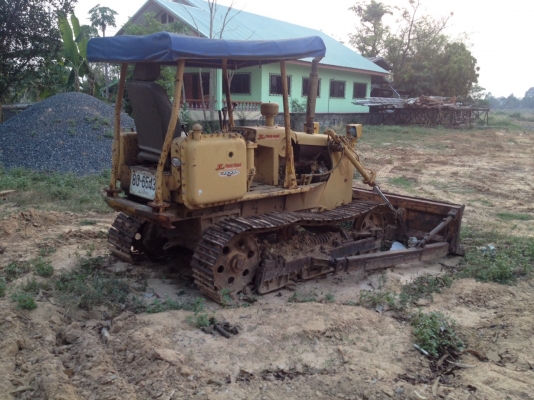ขายแทร็กเตอร์ KOMATSU D20 รถใช้งานได้ปกติราคาเบาครับ 105000บาทครับ