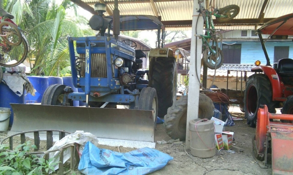 ขายคู่รถไถFORD 6610 พร้อมผาน พรวนและไถ่