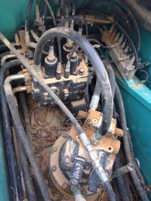 ขายดาวน์รถขุดkobelco sk200 super ใช้บน6พันกว่าชั่วโมง