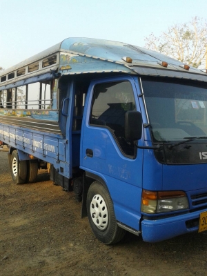 ขายรถ 6 ล้อโดยสาร ISUZU NKR 110 แรงม้า สภาพพร้อมใช้งาน เอกสารพร้อมโอน