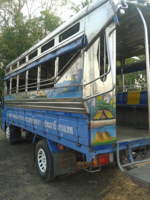 ขายรถ 6 ล้อโดยสาร ISUZU NKR 110 แรงม้า สภาพพร้อมใช้งาน เอกสารพร้อมโอน