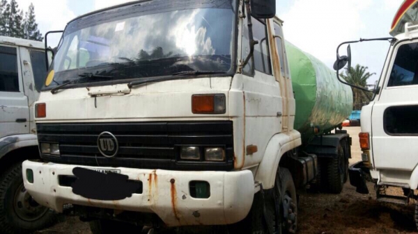 10ลัอ2เพลาบรรทุกน้ำ 230แรง NissanUD. CW430M...รถมี3คัน. สภาพดี. เล่มพร้อม