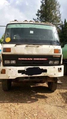 10ลัอ2เพลาบรรทุกน้ำ 230แรง NissanUD. CW430M...รถมี3คัน. สภาพดี. เล่มพร้อม