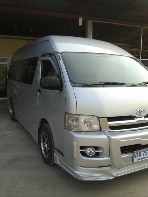 ขายรถตู้ TOYOTA แต่ง VIP เครื่องเสียงครบ ปี 2006