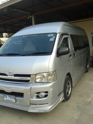 ขายรถตู้ TOYOTA แต่ง VIP เครื่องเสียงครบ ปี 2006