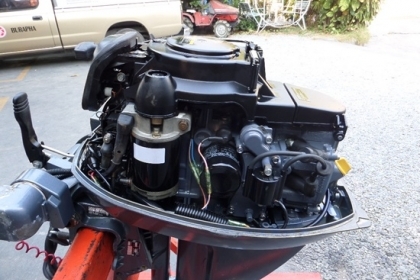 ขาย เครื่องเรือYAMAHA 9.9 แรง 4 จังหวะ สภาพสวยพร้อมใช้ เครื่องติดง่ายเดินดี ราคา 42,000