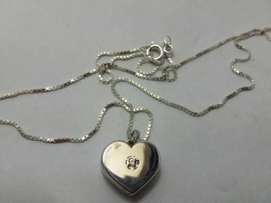 สร้อยเงินพร้อมจี้เงินแท้