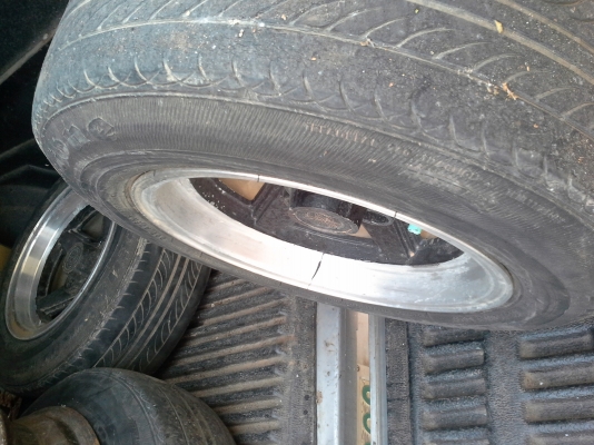 ขายล้อแม็กBRS ขอบ13"4/114  ET20ออฟลึกยื่นกำลังสวยขายถูกด่วนคร้าบ5900-จาก6500-