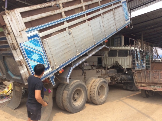 ขายรถสิบล้อFM3Hดั้มกะบะมีเนียมเครือง195แรงม้าปี37รถสวย