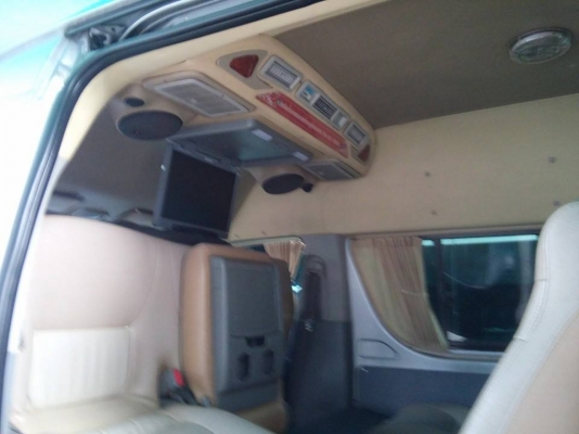 ขายด่วยๆ ร้อนๆ รถตู้ TOYOTA COMMUTER ดีเซลล์ 2.5 cc เบาะหนัง 4 แถว เพดานกุหนัง สวยเต็มๆ ราคา 599,000 บาท โทร 0922726669  คุณตันหยง