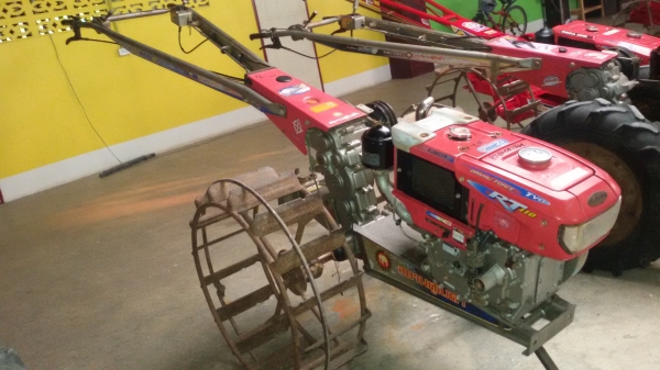 ขายเครื่องอาทีพร้อมหางสยาม  ราคา43500บาท  จะชื่อแต่เครื่องก็ได้ราคาอาที110ราคา25000 ชื่อแต่เครื่องก็ได้  ราคา18500บาทราคานี้ยังต่อรองได้นะครับรถอยู่วังบัวคลองขลุง กำแพงเพชร โทร0813655997อำพร พาเจริญ