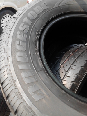 195R14   BRIDGESTONE LEO 677  มี 3 เส้น   โทร.081-427-3941