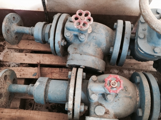 หอยโข่งสูบน้ำแรงดันสูง2.5แรงม้า..(.มี2ชุด)แลัวาล์วประตูน้ำแรงดันสูง 3นิ้ว