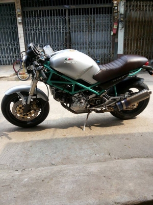 ขาย Ducati M900 อินวอย  รถสภาพตามรูปเลยคับ เก็บงานใหม่หมด  ทำสีใหม่ ฝาข้างชุบโครเมียม เครื่องชัวส์ๆคับ  บิดติดมือ ทอร์คจัดมาก โซ่สเตอเพิ่งเปลี่ยน ยางหน้า-หลัง ใช้ได้อีกนาน ได้ไปขี่หล่ออย่างเดียวคับ  เปิดราคา 115000 ต่อรองได้คับ สนใจจริงโทรมา 0903120561