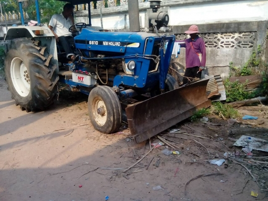 รถไถฟอร์ดพร้อมใช้ ดันหน้า+ผาน7cmt  เล่มทะเบียนพร้อม