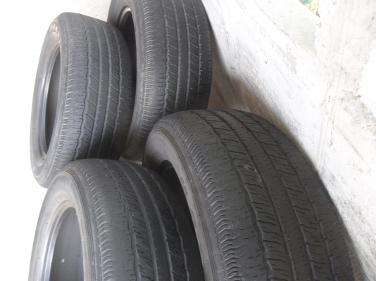 ยาง MAXXIS 235/60R17ปี12 สวยๆ 4 เส้น ราคา 2500 บาท