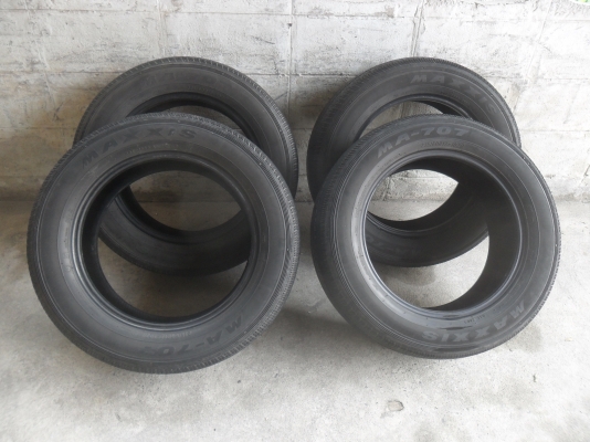ยาง MAXXIS 235/60R17ปี12 สวยๆ 4 เส้น ราคา 2500 บาท