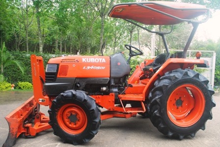 ขายรถไถ Kubota L 3408 DI (4WD) พร้อมมีดดันหน้า และผานพรวนช้าง สีเดิม รถพร้อมใช้งานครับ ขายรถไถ Kubota L 3408 DI (4WD) พร้อมมีดดันหน้า และผานพรวนช้าง สีเดิม รถพร้อมใช้งานครับ