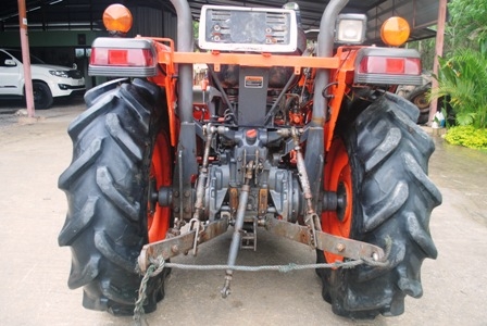 ขายรถไถ Kubota L 3408 DI (4WD) พร้อมมีดดันหน้า และผานพรวนช้าง สีเดิม รถพร้อมใช้งานครับ