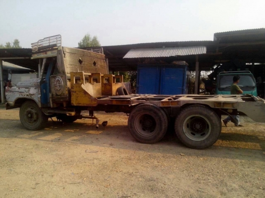 ขาย ISUSU 10ล้อ  2เพลา  หางปลา