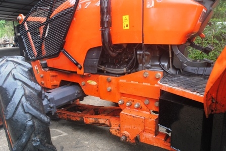 ขายรถไถ Kubota M7040 (4WD) พร้อมดันหน้าช้าง รถบ้าน เดิมๆ พร้อมใช้งานครับ ขายรถไถ Kubota M7040 (4WD) พร้อมดันหน้าช้าง รถบ้าน เดิมๆ พร้อมใช้งานครับ
