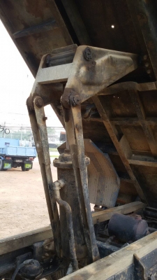 หกล้อ อีซูซุ NPR115ดั้มสามมิตร5คิวปี37 เกียร์ร็อคกี้ power สภาพพร้อมใช้งาน ทะเบียนพร้อมโอน