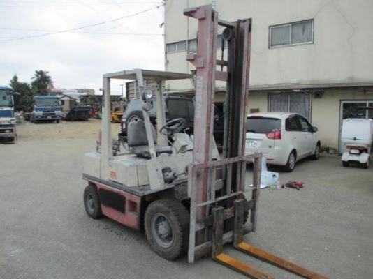 ขายรถโฟล์คลิฟท์มือสอง NISSAN รุ่น PH02 2.5 ตัน ราคา 155,000 บาท นำเข้าจากประเทศญี่ปุ่น 100\% ไม่เคยใช้งานในประเทศไทย
