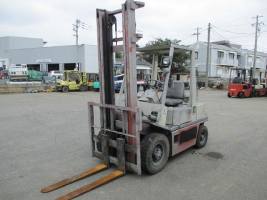 ขายรถโฟล์คลิฟท์มือสอง NISSAN รุ่น PH02 2.5 ตัน ราคา 155,000 บาท นำเข้าจากประเทศญี่ปุ่น 100\% ไม่เคยใช้งานในประเทศไทย