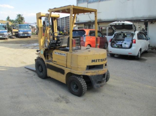 ขายรถโฟล์คลิฟท์มือสอง MITSUBISHI รุ่น FG20-F17 ยก 2 ตัน ราคา 125,000 บาท นำเข้าจากประเทศญี่ปุ่น 100\% ไม่เคยใช้งานในประเทศไทย