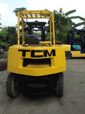 +++ ขายโฟล์คลิฟท์  T.C.M. FD35-40   เครื่องยนต์ดีเซล  เสา 3  เมตร  งา 1,070  มม.   เกียร์ออโตเมติค  ยางตันครับ