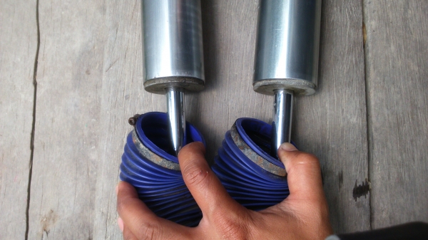 ขายโช๊คหลังแก๊สกระบอกแยกแกน16มม.