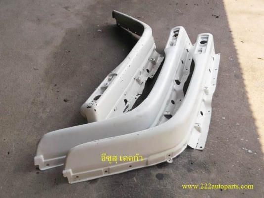 ปีกบังโคลนหน้า อีซูสุ เดคก้า 10 ล้อ