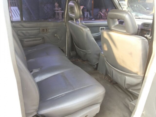 BIG 4 ประตู มือเดียว ฝาแดง 2500 cc ใชัน้อย ขายถูก BIG 4 ประตู มือเดียว ฝาแดง 2500 cc ใชัน้อย ขายถูก