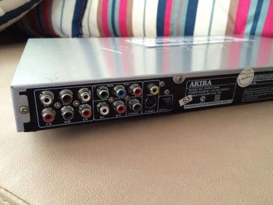 AKIRA เครื่องเล่น DVD-CD รุ่น DVD-KT2884 รองรับระบบเสียง dts,DOLBY,HDCD,P-SCAN (มีคาราโอเกะในตัว)