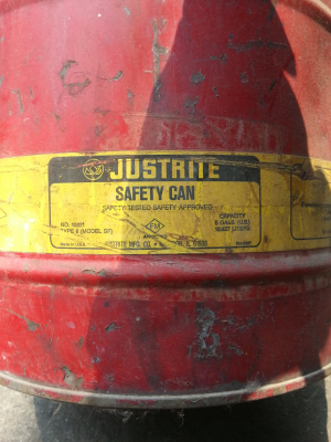 ขาย ขายถังสำหรับจัดเก็บน้ำมันสำรอง 5แกลอน