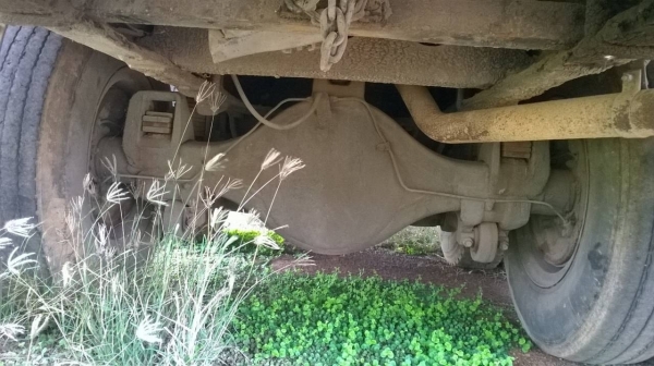 ขายรถล่อง 10 ล้อเพลาเดียว HINO KT925 เครื่อง HO7C 180 แรงม้า วางหัว F18 คัสซีสวยตลอดเส้น พวงมาลัยพาวเวอร์ ทะเบียนพร้อมโอนครับ